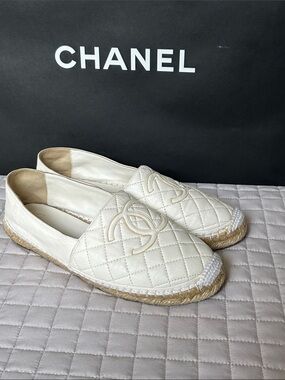 CHANEL white Quilted Leather Espadrilles with CC Motif